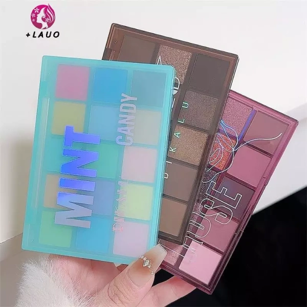 Thực tế về độ bám và độ matte của bảng phấn mắt xanh tím lấp lánh khi trang điểm suốt ngày dài. - Ảnh 1