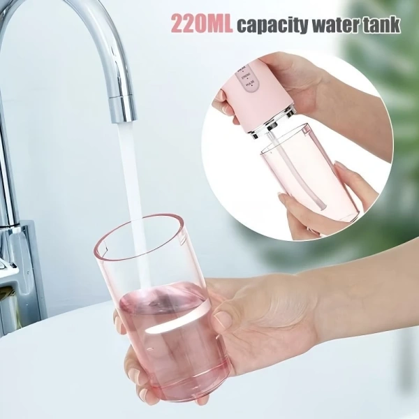 Mặc dù tăm nước mạnh mẽ, nhưng chỉ nha khoa vẫn có vai trò quan trọng trong việc cạo sạch mảng bám dày trên bề mặt răng. (Ảnh 3) Mặc dù tăm nước mạnh mẽ, nhưng chỉ nha khoa vẫn có vai trò quan trọng trong việc cạo sạch mảng bám dày trên bề mặt răng. (Ảnh 3)