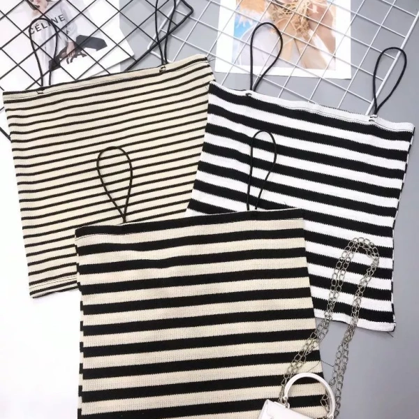 Áo 2 dây sợi bún đa màu khiến việc phối trang phục bỗng trở nên phức tạp hơn