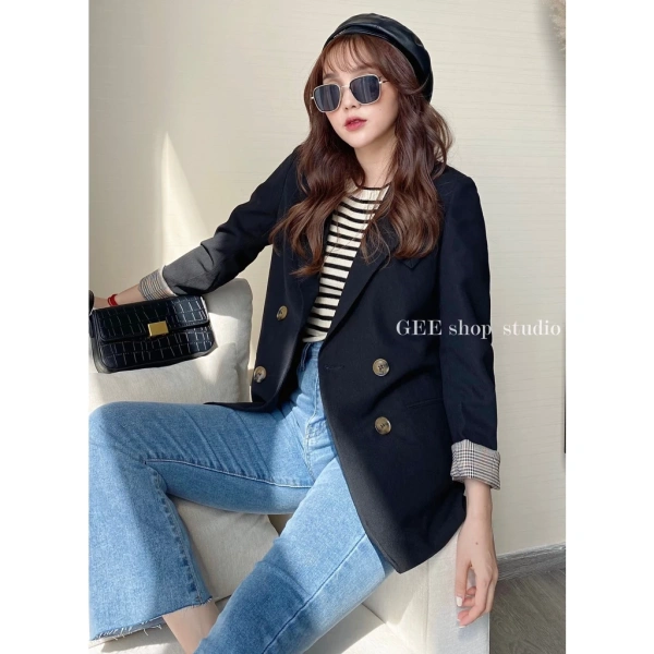 Áo khoác blazer hai lớp tay lót: Khi cảm giác ấm áp lại làm giảm độ thoáng trong những ngày mưa