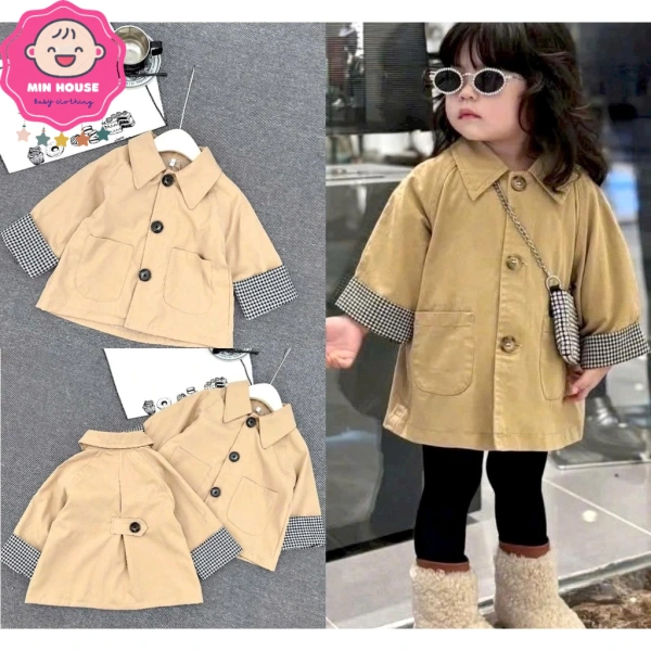 Áo khoác hai lớp nhẹ cho bé gái chỉ thực sự chứng minh giá trị khi mùa thu đông kéo dài và gió mưa liên tục