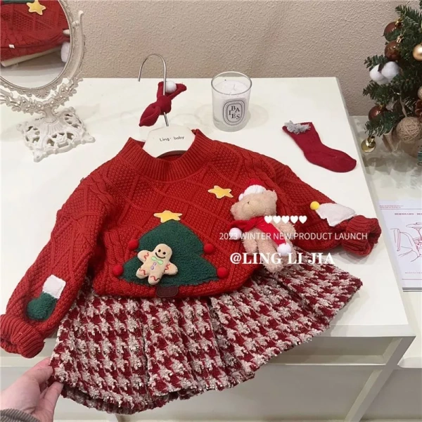 Áo len dày ấm cho bé gái mùa đông giữ ấm nhưng lại khiến tóc bé bị rối khi chui đầu – chi tiết ít người để ý