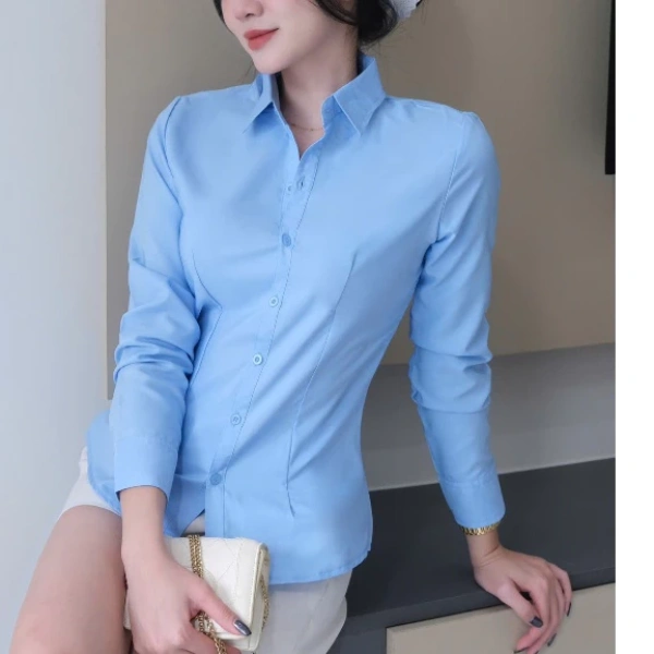 Áo sơ mi công sở tay dài vải mềm co giãn, khi không nhăn suốt ngày, mang lại cảm giác bất ngờ cho người mặc