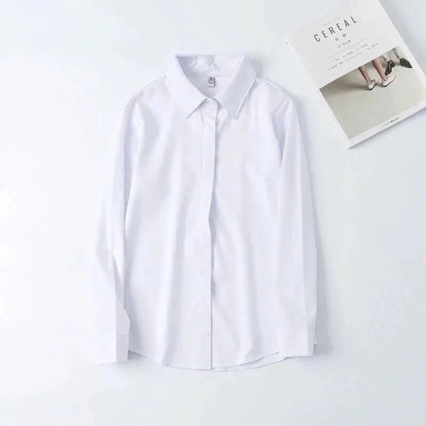 Áo sơ mi trắng công sở không nhăn bằng cotton giúp buổi họp sáng cuối tuần trôi nhẹ hơn