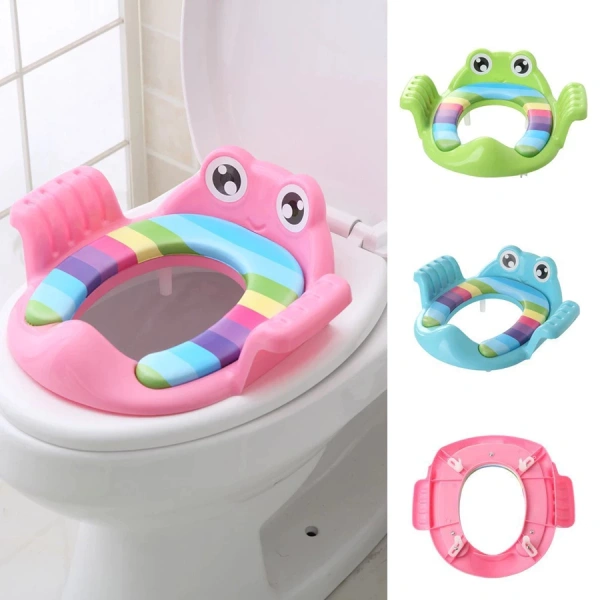 Bệ lót thu nhỏ bồn cầu có tay vịn: chi tiết dễ bỏ qua có thể gây trượt khi bé ngồi