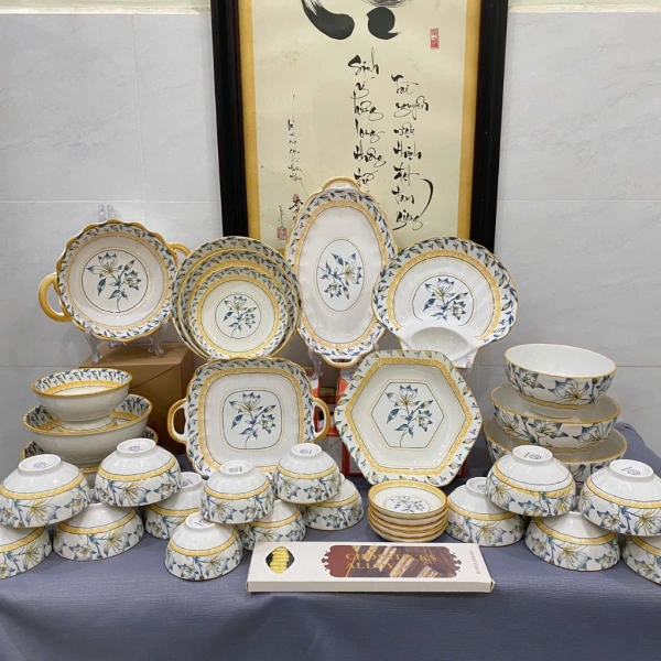 Bộ chén tô dĩa gốm sứ 35 chi tiết – chi tiết nhỏ mà nhiều gia đình bỏ qua khi phục vụ 10 vị khách