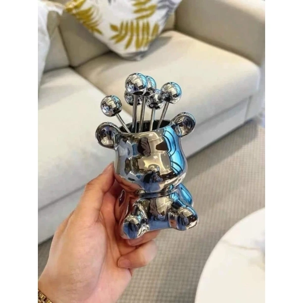 Bộ dĩa ăn trái cây cao cấp không chỉ làm đẹp bàn tiệc mà còn khiến việc lựa chọn trái cây trở nên bối rối hơn