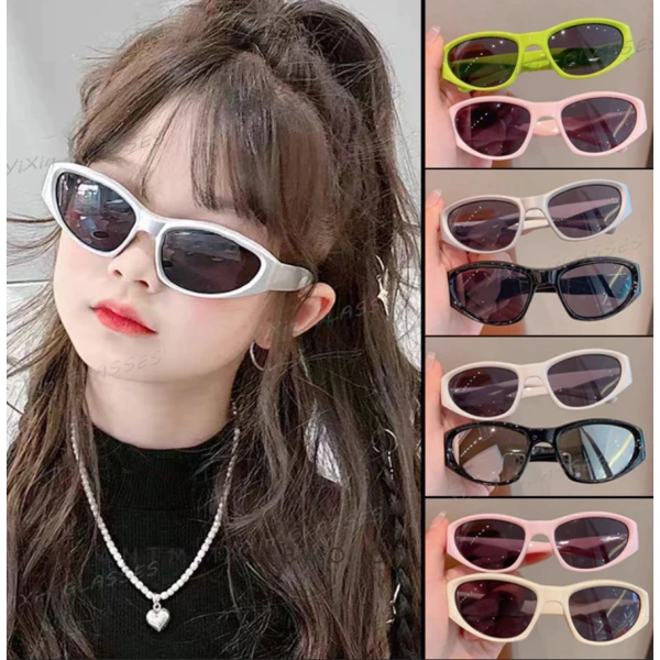 Bố mẹ nhận ra rằng kính râm cho bé không chỉ làm đẹp mà còn là lá chắn UV cần thiết mỗi ngày