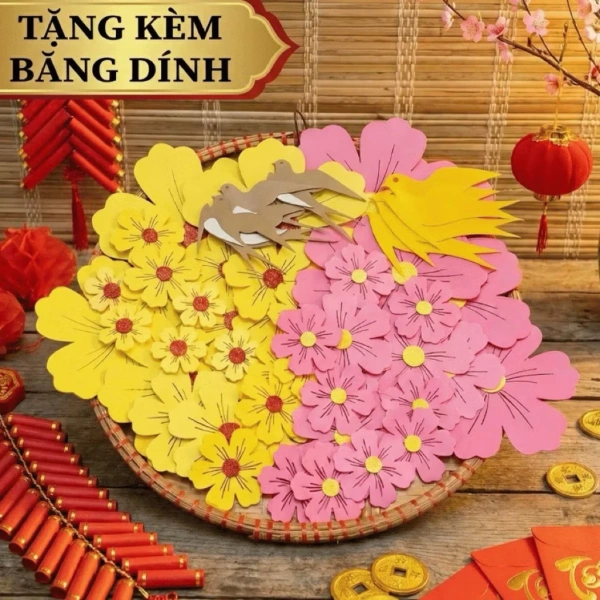 Bức tường Tết trở nên rực rỡ với hoa xốp, nhưng việc chuẩn bị bề mặt dán lại là chi tiết mà ít ai chú ý