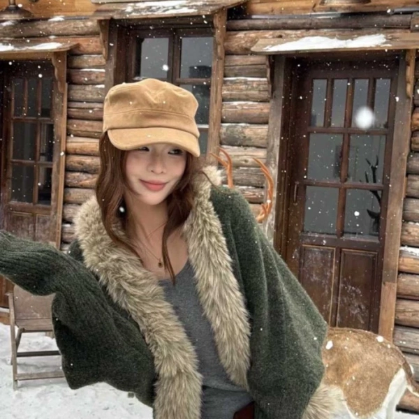 Cardigan áo len nữ phong cách Hàn Quốc cổ chữ V ấm áp nhưng có thể khiến cánh tay bứt rứt sau một ngày làm việc.