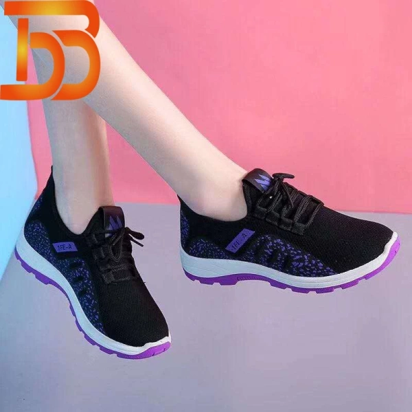Chi tiết êm của giày thể thao nữ đế chống trượt mà ít người chú ý, nhưng lại quyết định độ bám khi trời mưa