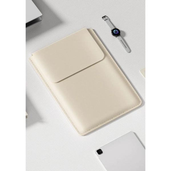 Chiếc túi da bảo vệ MacBook có lớp lót di chuột chống nước, nhưng khi mở ra lại khiến bề mặt bàn trơn và khó di chuyển