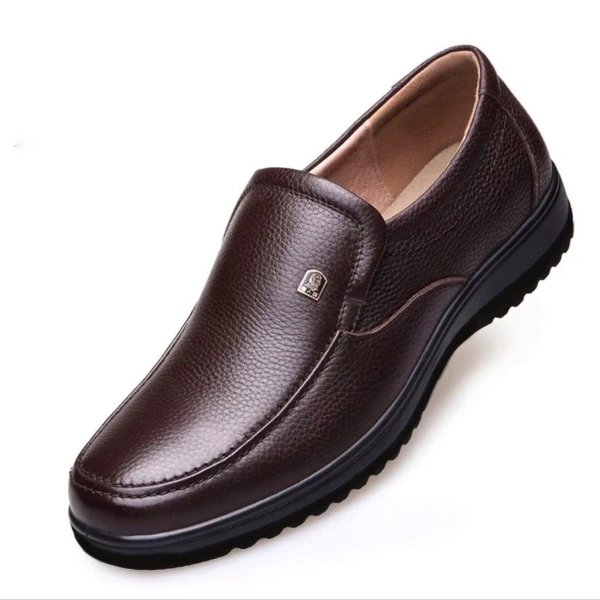 Chiều cao tăng 4‑5 cm nhưng sự êm chân của giày da bò vẫn là yếu tố quyết định sau một tháng sử dụng