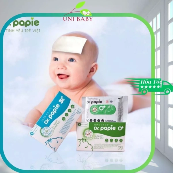 Đêm con sốt đột ngột, một tấm khăn lau hạ sốt nhẹ nhàng giúp gia đình bớt lo lắng