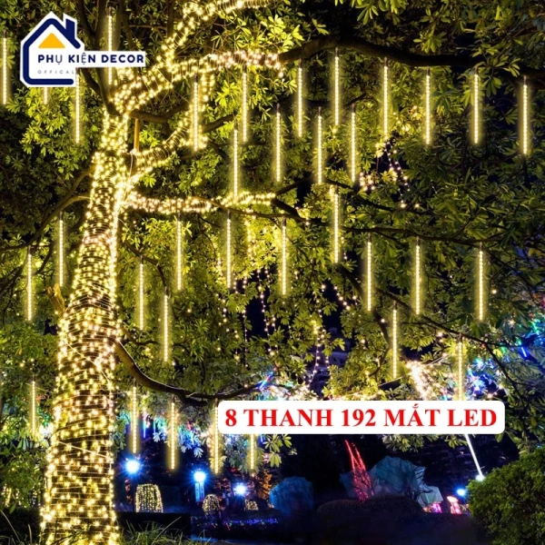 Đèn LED mưa rơi trang trí ngoài trời tạo không gian lung linh nhưng thường gặp khó khăn khi bảo quản sau mùa lễ