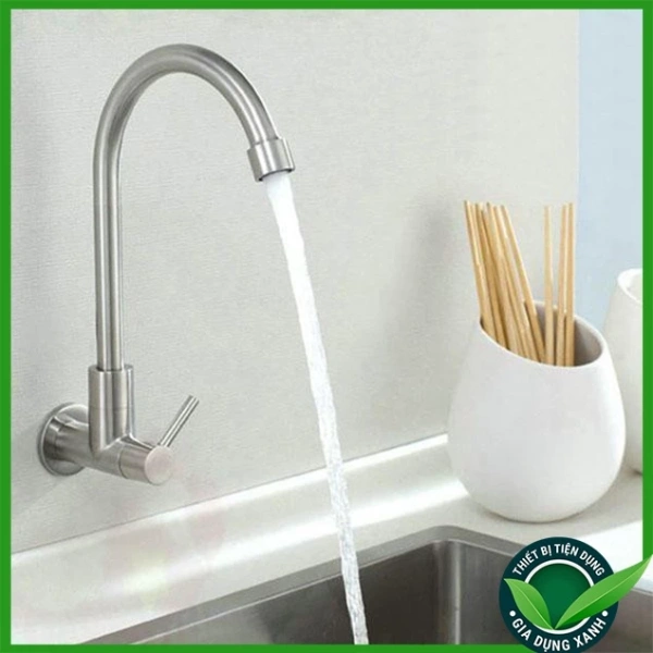 Độ cứng của vòi rửa chén gắn tường Inox khiến việc rửa bát lâu hơn dự tính