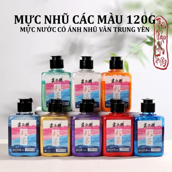 Đôi khi bút lông nhũ vàng khiến chữ sáng bóng nhưng lại nhòe mực khi viết liên tục