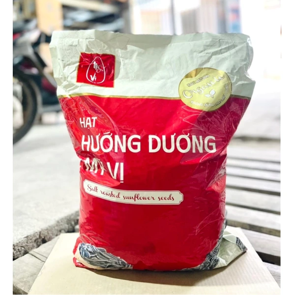 Giòn tới ngày thứ ba: hạt hướng dương rang muối thường mất độ giòn nhanh hơn so với kỳ vọng