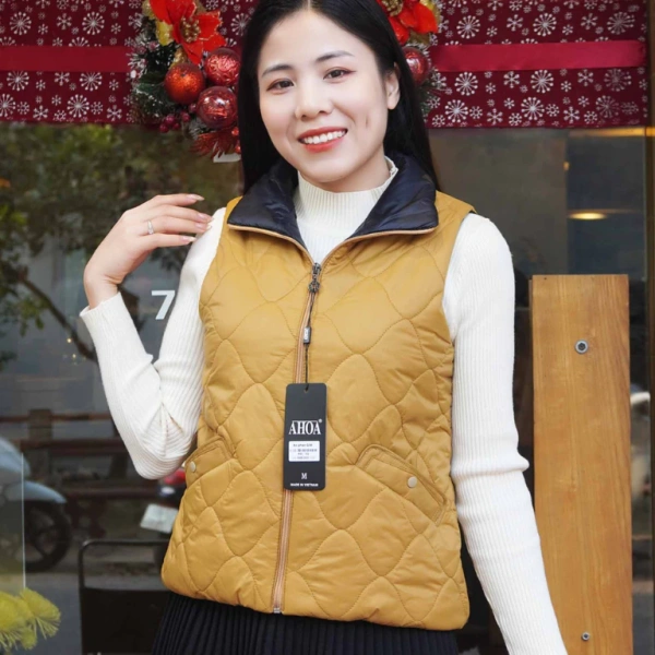 Khi áo phao ghile cổ cao hứa hẹn giữ ấm nhưng thực tế lại giới hạn cử động hơn mong đợi