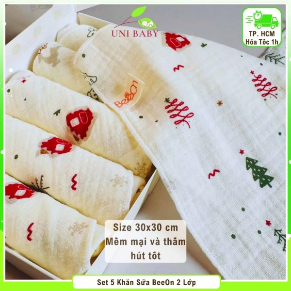 Khi khăn sữa hai lớp giữ ấm cho bé sơ sinh, nhưng độ ẩm tích tụ khiến da bé khó chịu