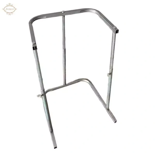 Không ngờ chiếc túi hỗ trợ đứng bằng kim loại lại khiến khay nướng trượt, làm gián đoạn tiệc BBQ ngoài trời