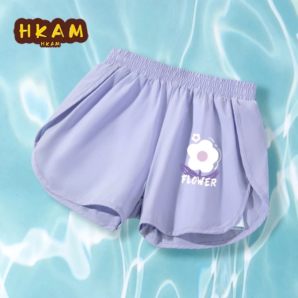 Không phải mọi chiếc quần short mùa hè cho bé gái đều giữ mát; sự khác biệt nằm ở chất liệu và chi tiết in hoa.