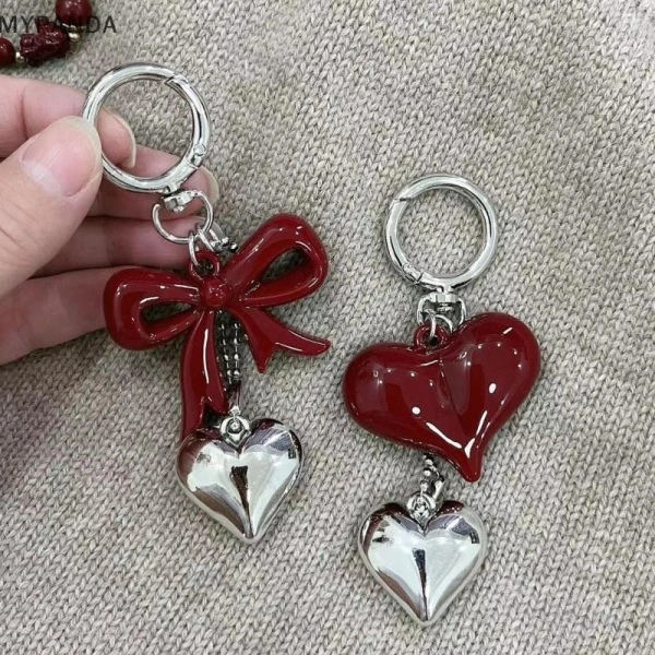 Móc khóa mini xinh khiến cảm giác cân nặng ba lô thay đổi bất ngờ khi mang hàng ngày