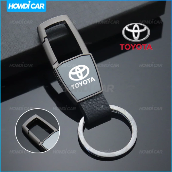 Móc khóa xe máy kim loại cổ điển trên Toyota thường khiến chìa khóa trượt khi trời mưa, điều mà hầu hết không nghĩ tới