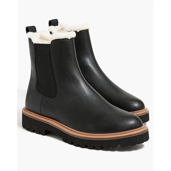 Nếu bạn tin rằng giày boot da sang trọng sẽ ủ ấm suốt cả ngày lạnh, thì thực tế trong cơn bão tuyết ra sao?