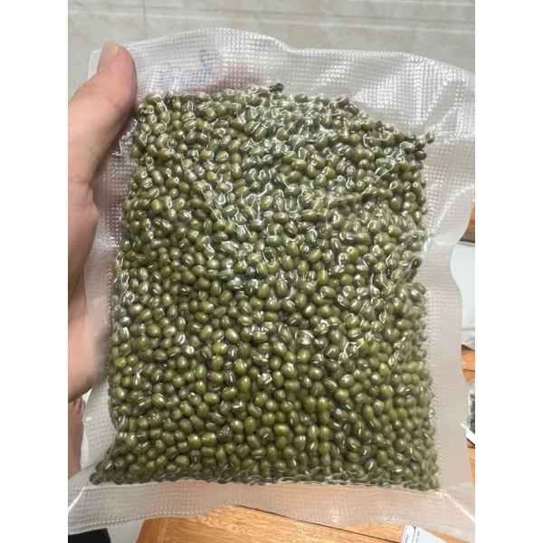 Ngâm đậu xanh nguyên vỏ quá nhanh thường khiến hương vị bở và độ giòn không còn như mong đợi