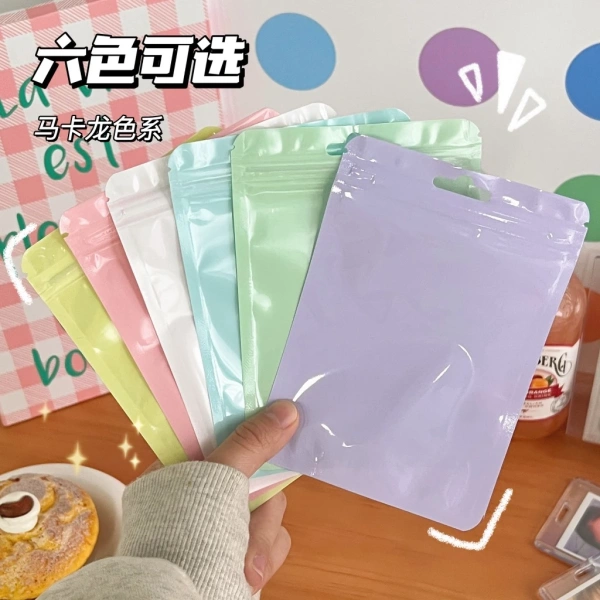 Những bất ngờ khi các vật dụng nhỏ cuối cùng cũng có chỗ trong túi zip pastel