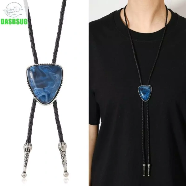 Những bất ngờ khi cảm nhận sự sang trọng của đá tam giác trên cà vạt da trong môi trường doanh nghiệp và sự kiện.
