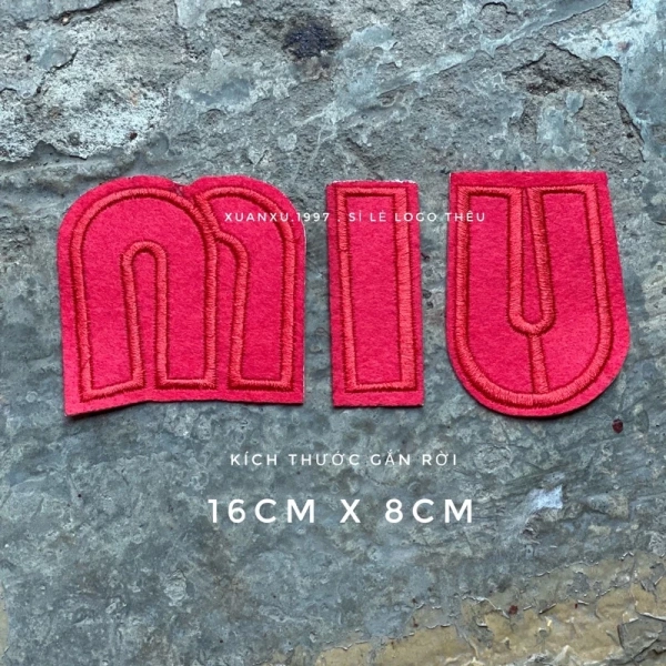 Những bất ngờ về độ bền khi chọn logo thêu chữ đỏ to trên trang phục