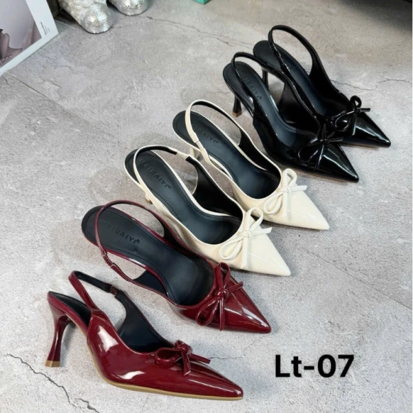 Những chiếc giày cao gót mở gót vừa thời trang vừa êm chân, liệu chúng thực sự phù hợp cho cả công sở và du lịch?