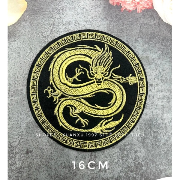 Những khó khăn ẩn sau khi gắn sticker thêu lên áo dài khiến việc ủi nhiệt bất ngờ
