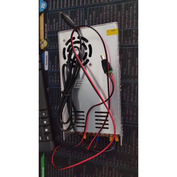Những lúc ngầm quên kiểm tra nguồn 12V 30A cho hub 20 cổng có thể khiến toàn bộ 20 điện thoại ngắt kết nối.
