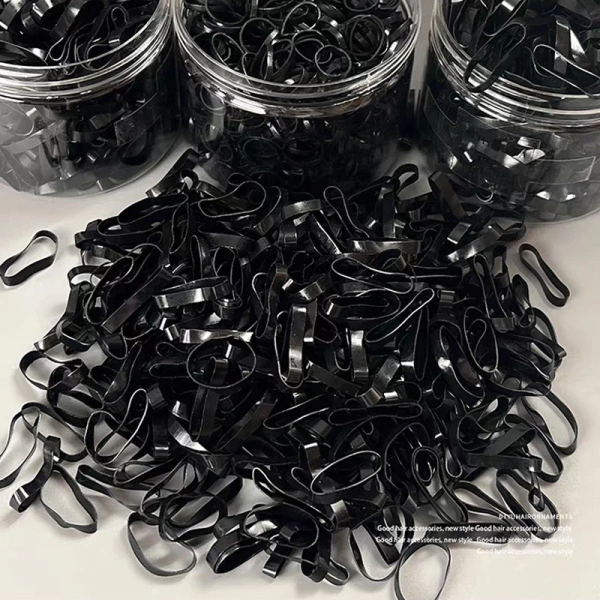 Niềm tin rằng dây buộc tóc một lần sẽ giữ đẹp suốt ngày thường bị lãng quên chỉ sau vài giờ.