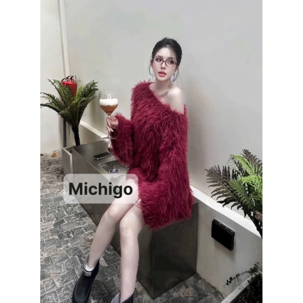 Sự cân bằng giữa vẻ đẹp sang chảnh và cảm giác thoải mái của áo len đan trong mỗi chuyến đi chơi, đi làm và du lịch.