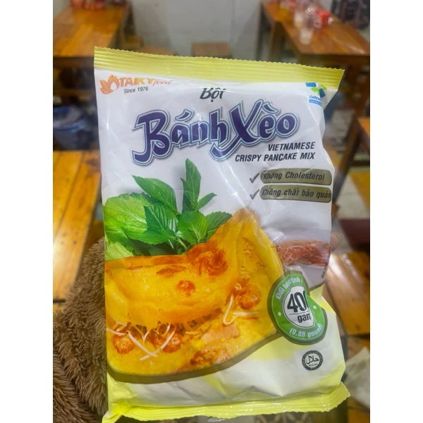 Sự kỳ vọng màu vàng rực rỡ từ bột bánh xèo có kèm nghệ thường tan biến khi chiên ở bếp gia đình