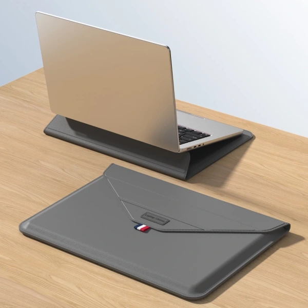 Túi da chống thấm cho MacBook: Khi sự bảo vệ lại làm việc lấy máy ra gặp bất ngờ - Ảnh 1