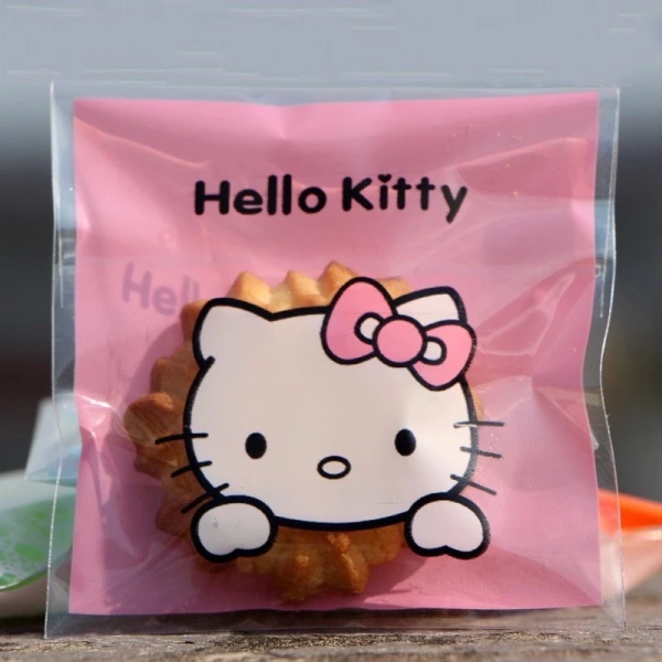 Túi kiếng tự dính 7x7 cm rối vào dây tóc: Bài học bất ngờ khi chuẩn bị quà mini cho buổi họp mặt. - Ảnh 1