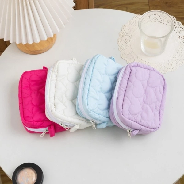 Đối với không gian lớn hơn như kệ sách hay tủ hồ sơ, bạn có thể sắp xếp các túi lưu trữ trong hộp phân loại. (Ảnh 3)