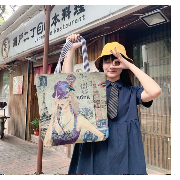 Túi thời trang nữ xinh khiến mình bất ngờ khi không còn chỗ cho những vật cần thiết hàng ngày - Ảnh 1