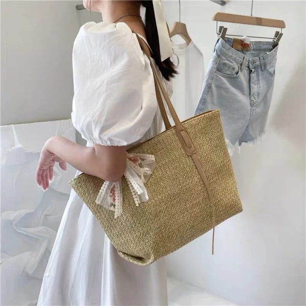 Trong các mẫu túi tote hiện có trên thị trường, Túi Tote đan cói họa tiết nơ cài dây da sang chảnh thiết kế dây da phong cách, túi xách đi biển thời trang H269 là một lựa chọn đáng cân nhắc cho những ai muốn kết hợp phong cách trẻ trung với chất lượng vượt trội. (Ảnh 4)
