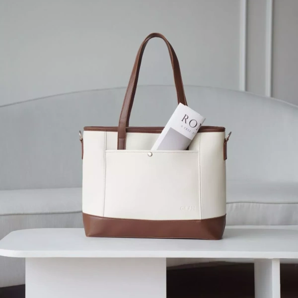 Túi tote nữ da rộng đủ để đựng laptop và giấy A4: tiện ích nào ẩn sau vẻ ngoài sang trọng - Ảnh 1