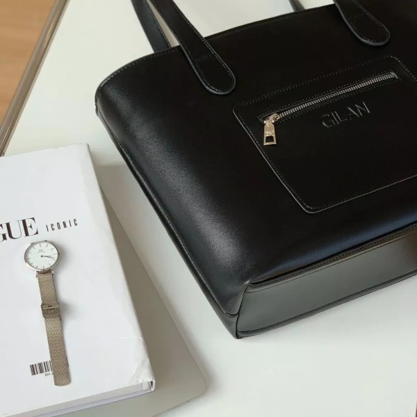GILAN Amis Bag là sản phẩm được thiết kế và sản xuất tại Việt Nam, tập trung vào nhu cầu thực tế của người dùng công sở. (Ảnh 5)