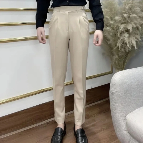 Quần công sở cao cấp thường có bảng size chi tiết, vì các số đo không chỉ phụ thuộc vào vòng eo mà còn dựa trên chiều cao và cân nặng. (Ảnh 4)