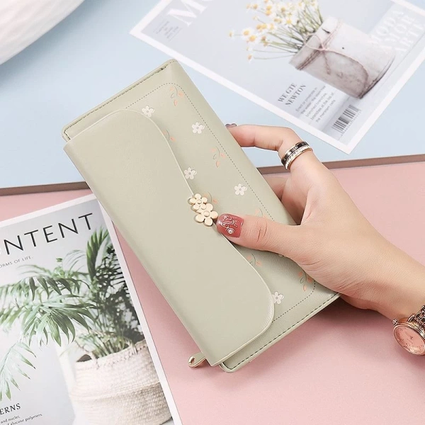 Ví dài kiểu Hàn Quốc hứa hẹn thẩm mỹ nhưng ngăn thẻ thực tế lại chật hẹp hơn dự đoán - Ảnh 2 Ví dài kiểu Hàn Quốc hứa hẹn thẩm mỹ nhưng ngăn thẻ thực tế lại chật hẹp hơn dự đoán - Ảnh 2