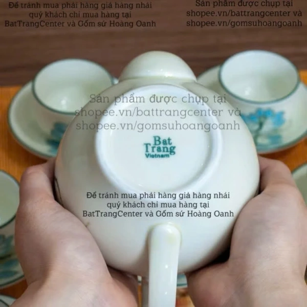 Nếu bạn đang cân nhắc đầu tư một bộ ấm chén men truyền thống có viền dày, Bộ ấm chén pha trà men kem Bát Tràng vẽ Sen Xanh‑dáng Minh Long 300ml là một gợi ý đáng xem xét. (Ảnh 5)