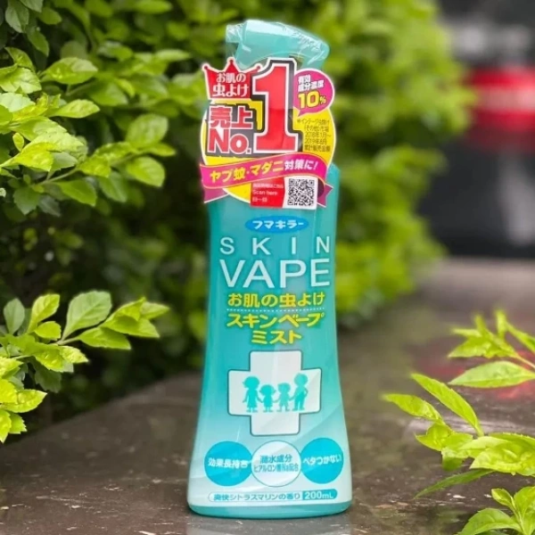 Trong khi mục tiêu chính của xịt chống muỗi là ngăn côn trùng đổ vào da, những thành phần có tính dưỡng ẩm sẽ giúp bảo vệ da bé đồng thời giảm thiểu những tác dụng phụ như kích ứng da do các chất hoá học. (Ảnh 2)